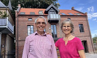 Reinhold und Sylvia Brummel, die in der Villa Stadler eine Praxis für Paar- und Eheberatung, Mediation und Coaching betreibt, laden zur Besichtigung ein. - Birgit Vredenburg Reinhold und Sylvia Brummel, die in der Villa Stadler eine Praxis für Paar- und Eheberatung, Mediation und Coaching betreibt, laden zur Besichtigung ein. - Birgit Vredenburg