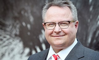Der Herforder Sparkassen-Vorstand Peter Becker ist zufrieden mit dem Geschäftsjahr 2019. - Frank-Michael Kiel-Steinkamp Der Herforder Sparkassen-Vorstand Peter Becker ist zufrieden mit dem Geschäftsjahr 2019. - Frank-Michael Kiel-Steinkamp