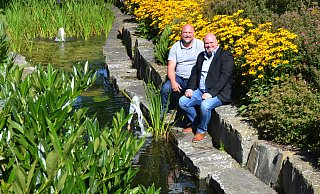 Mark Hecker und Ralph Böwingloh (v.l.) haben das Denkmodell im August letzten Jahres vorgestellt. Danach war es ruhig um die Idee der FDP. - Birgit Vredenburg Mark Hecker und Ralph Böwingloh (v.l.) haben das Denkmodell im August letzten Jahres vorgestellt. Danach war es ruhig um die Idee der FDP. - Birgit Vredenburg