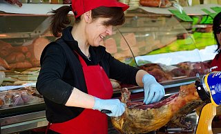 Bielefelds größtes Nebenzentrum darf sich darauf freuen, ab 11. März wieder von einem heimischen Traditionsunternehmen mit frischen Fleisch- und Wurstwaren versorgt zu werden. - Symbolbild: Pixabay Bielefelds größtes Nebenzentrum darf sich darauf freuen, ab 11. März wieder von einem heimischen Traditionsunternehmen mit frischen Fleisch- und Wurstwaren versorgt zu werden. - Symbolbild: Pixabay