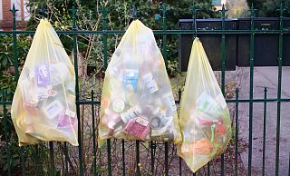 227,55 Kilo Plastikmüll pro Kopf sind 2019 in Deutschland angefallen. - picture alliance / Wolfram Steinberg 227,55 Kilo Plastikmüll pro Kopf sind 2019 in Deutschland angefallen. - picture alliance / Wolfram Steinberg