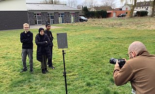 Selbstbewusst: Lukas Tscherpel setzt als Fotograf die Jugendlichen in Szene. - privat Selbstbewusst: Lukas Tscherpel setzt als Fotograf die Jugendlichen in Szene. - privat