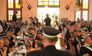 Mit mehr als 400 Gästen in der Halle und dem angeschlossenen Festzelt wurde gefeiert. - Burkhard Battran Mit mehr als 400 Gästen in der Halle und dem angeschlossenen Festzelt wurde gefeiert. - Burkhard Battran