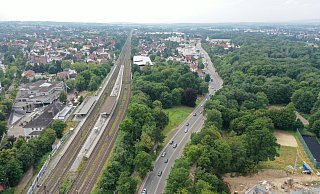 Der im Bild mittig zu sehende Grüngürtel zwischen Nordbahn und Sielpark steht als neuer ZOB-Standort zur Diskussion. - Jürgen Krüger Der im Bild mittig zu sehende Grüngürtel zwischen Nordbahn und Sielpark steht als neuer ZOB-Standort zur Diskussion. - Jürgen Krüger