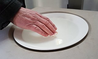 Das Erzbistum Paderborn hat den katholischen Gemeinden empfohlen, kein Weihwasser mehr zu benutzen. - Birger Berbüsse Das Erzbistum Paderborn hat den katholischen Gemeinden empfohlen, kein Weihwasser mehr zu benutzen. - Birger Berbüsse