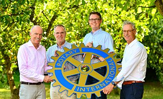 Die neuen Präsidenten Andreas Bruck (Paderborn), Martin Lürwer (Paderborn Kaiserpfalz), Friedel Biermann (Paderborn Bürener Land) und Dietmar Ahle (Paderborn Stadt und Land). - Rotary Club Paderborn Die neuen Präsidenten Andreas Bruck (Paderborn), Martin Lürwer (Paderborn Kaiserpfalz), Friedel Biermann (Paderborn Bürener Land) und Dietmar Ahle (Paderborn Stadt und Land). - Rotary Club Paderborn