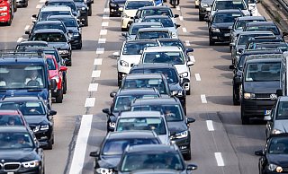 Wer an die Nordsee will, sollte sich auf Staus einstellen. - picture alliance/dpa Wer an die Nordsee will, sollte sich auf Staus einstellen. - picture alliance/dpa