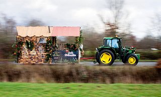 Bereits zum drittel Mal gibt es in Stuhr einen rollenden Weihnachtsgottesdienst. - Hauke-Christian Dittrich/dpa Bereits zum drittel Mal gibt es in Stuhr einen rollenden Weihnachtsgottesdienst. - Hauke-Christian Dittrich/dpa