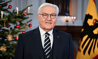 Bundespräsident Steinmeier wirbt zu Weihnachten für den Zusammenhalt in der Gesellschaft - Annegret Hilse/Reuters/Pool/dpa Bundespräsident Steinmeier wirbt zu Weihnachten für den Zusammenhalt in der Gesellschaft - Annegret Hilse/Reuters/Pool/dpa