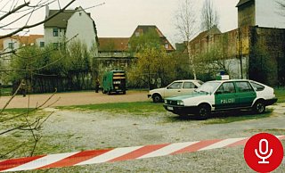 Der Tatort: In einem Gebüsch dieses Abenteuerspielplatzes an der Albrechtstraße fanden zwei Mädchen den Leichnam von Erhard Büker. - Polizei Bielefeld Der Tatort: In einem Gebüsch dieses Abenteuerspielplatzes an der Albrechtstraße fanden zwei Mädchen den Leichnam von Erhard Büker. - Polizei Bielefeld