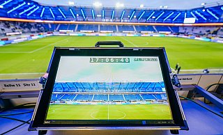 Die Fußballspiele des SC Paderborn in 2. Bundesliga werden stets im TV und Stream übertragen. - Besim Mazhiqi Die Fußballspiele des SC Paderborn in 2. Bundesliga werden stets im TV und Stream übertragen. - Besim Mazhiqi