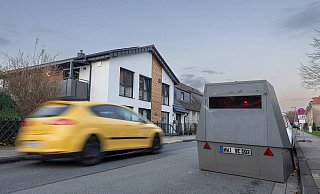 Das Bielefelder Ordnungsamt stellt wieder seine mobilen Blitzer im gesamten Stadtgebiet auf. - Oliver Krato Das Bielefelder Ordnungsamt stellt wieder seine mobilen Blitzer im gesamten Stadtgebiet auf. - Oliver Krato