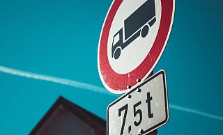 Die Paderborner CDU hätte sich eine Beschränkung des Lkw-Durchgangsverkehres in Mastbruch gewünscht. - Unsplash (Symbolfoto) Die Paderborner CDU hätte sich eine Beschränkung des Lkw-Durchgangsverkehres in Mastbruch gewünscht. - Unsplash (Symbolfoto)