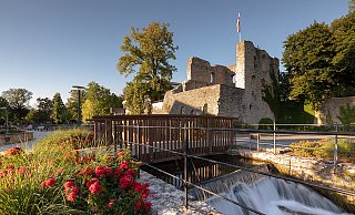 Die Burgruine in Bad Lippspringe – eine von vielen Sehenswürdigkeiten im Kreis Paderborn, die viele Gäste im vergangenen Jahr angelockt haben und dem Tourismus in der Region ein Rekordjahr beschert haben. - Kreis Paderborn/Martin Davies Die Burgruine in Bad Lippspringe – eine von vielen Sehenswürdigkeiten im Kreis Paderborn, die viele Gäste im vergangenen Jahr angelockt haben und dem Tourismus in der Region ein Rekordjahr beschert haben. - Kreis Paderborn/Martin Davies