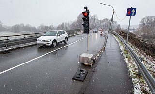 Die Mastbruchstraße führt über die B1. Schon lange ist die Brücke marode, aktuell ist sie nur einspurig befahrbar. - Niklas Tüns Die Mastbruchstraße führt über die B1. Schon lange ist die Brücke marode, aktuell ist sie nur einspurig befahrbar. - Niklas Tüns