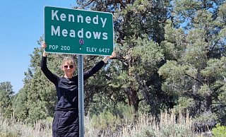 Christine Kositza an ihrem Etappenziel "Kennedy Meadows". - Christine Kositza Christine Kositza an ihrem Etappenziel "Kennedy Meadows". - Christine Kositza