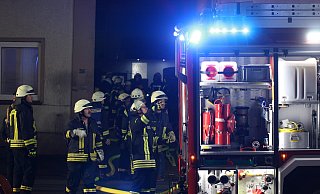 Gut 80 Einsatzkräfze aus der samtgemeinde Boffzen sowie des überörtlichen Löschzuges aus Beverungen waren in Lauenförde im Einsatz. - Torsten Wegener Gut 80 Einsatzkräfze aus der samtgemeinde Boffzen sowie des überörtlichen Löschzuges aus Beverungen waren in Lauenförde im Einsatz. - Torsten Wegener