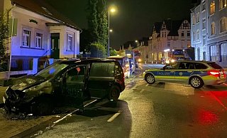 Das Feuer am Auto brach nach bisherigem Kenntnisstand der Polizei während der Fahrt aus. - Mike-Dennis Müller Das Feuer am Auto brach nach bisherigem Kenntnisstand der Polizei während der Fahrt aus. - Mike-Dennis Müller