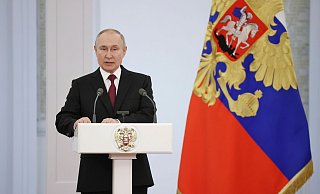 Russlands Präsident Wladimir Putin während einer Zeremonie zur Verleihung von Goldstern-Medaillen an Helden Russlands. - Sergey Karpuhin/Pool Sputnik Kremlin via AP/dpa Russlands Präsident Wladimir Putin während einer Zeremonie zur Verleihung von Goldstern-Medaillen an Helden Russlands. - Sergey Karpuhin/Pool Sputnik Kremlin via AP/dpa
