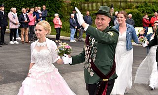 Beim Schützenfest in der Höxteraner Ortschaft Bosseborn stand das Königspaar Olaf und Silvia Millgramm im Mittelpunkt. - Thomas Kube Beim Schützenfest in der Höxteraner Ortschaft Bosseborn stand das Königspaar Olaf und Silvia Millgramm im Mittelpunkt. - Thomas Kube