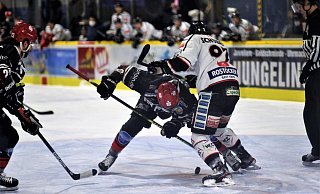 Jörn Weikamp und seine Herforder konnten sich nach zähem Ringen in der Overtime durchsetzen. - Yvonne Gottschlich Jörn Weikamp und seine Herforder konnten sich nach zähem Ringen in der Overtime durchsetzen. - Yvonne Gottschlich