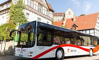 Neuer Look: Alle Busse der neu vergebenen Linien sollen einheitlich lackiert sein. - NPH Neuer Look: Alle Busse der neu vergebenen Linien sollen einheitlich lackiert sein. - NPH