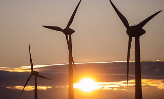In NRW könnte schon durch Sonne und Wind eine stabile Stromversorgung erreicht werden, behaupten die Grünen. - picture alliance In NRW könnte schon durch Sonne und Wind eine stabile Stromversorgung erreicht werden, behaupten die Grünen. - picture alliance