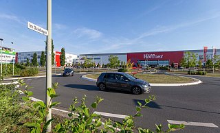 Die SPD-Fraktion fragte auch, ob die Eröffnung von Höffner zu mehr Straßenverkehr in der Straße "Im Quinhagen" führte. - Niklas Tüns Die SPD-Fraktion fragte auch, ob die Eröffnung von Höffner zu mehr Straßenverkehr in der Straße "Im Quinhagen" führte. - Niklas Tüns