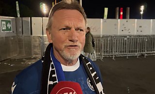 Nach dem Spiel sprechen die Arminia-Fans über das erste Pokalfinale ihres Vereins. - Jan-Philipp Adams Nach dem Spiel sprechen die Arminia-Fans über das erste Pokalfinale ihres Vereins. - Jan-Philipp Adams