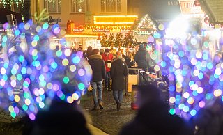 Zuletzt wurden in Nordrhein-Westfalen und Brandenburg zwei Jugendliche festgenommen, die einen Anschlag auf einen Weihnachtsmarkt geplant haben sollen. - Julian Stratenschulte/dpa Zuletzt wurden in Nordrhein-Westfalen und Brandenburg zwei Jugendliche festgenommen, die einen Anschlag auf einen Weihnachtsmarkt geplant haben sollen. - Julian Stratenschulte/dpa