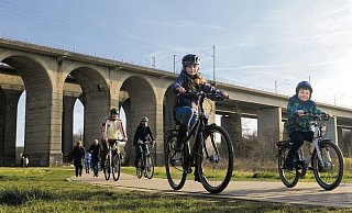 Der Radweg unter dem Schildescher Viadukt in Bielefeld. - FOTO: THORSTEN ULONSKA Der Radweg unter dem Schildescher Viadukt in Bielefeld. - FOTO: THORSTEN ULONSKA