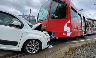 Eine Frau aus Steinhagen wurde bei diesem Unfall verletzt. - Mike-Dennis Müller Eine Frau aus Steinhagen wurde bei diesem Unfall verletzt. - Mike-Dennis Müller