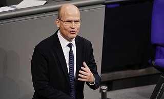 Ralph Brinkhaus (CDU), Vorsitzender der CDU/CSU-Bundestagsfraktion, spricht sich für Gottesdienst-Alternativen an Weihnachten aus. - picture alliance/dpa Ralph Brinkhaus (CDU), Vorsitzender der CDU/CSU-Bundestagsfraktion, spricht sich für Gottesdienst-Alternativen an Weihnachten aus. - picture alliance/dpa
