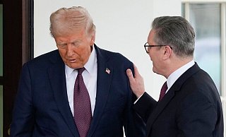 Bei der Zusammenkunft in Washington sprachen Trump und Starmer auch über den Krieg in der Ukraine. - Ben Curtis/AP/dpa Bei der Zusammenkunft in Washington sprachen Trump und Starmer auch über den Krieg in der Ukraine. - Ben Curtis/AP/dpa