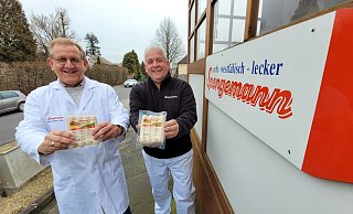 Die Spengemann-Geschäftsführer Michael (links) und Andreas Böke präsentieren die Veggie-Griller, die sie in Stift Quernheim entwickelt haben. - Florian Weyand Die Spengemann-Geschäftsführer Michael (links) und Andreas Böke präsentieren die Veggie-Griller, die sie in Stift Quernheim entwickelt haben. - Florian Weyand