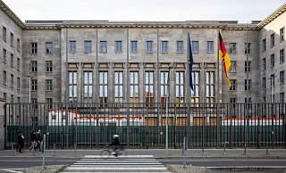 Das Bundesverfassungsgericht hat die Umwidmung von 60 Milliarden Euro für nichtig erklärt. Nun muss das Finanzministerium seinen Haushalt neu organisieren. - Hannes P. Albert/dpa Das Bundesverfassungsgericht hat die Umwidmung von 60 Milliarden Euro für nichtig erklärt. Nun muss das Finanzministerium seinen Haushalt neu organisieren. - Hannes P. Albert/dpa