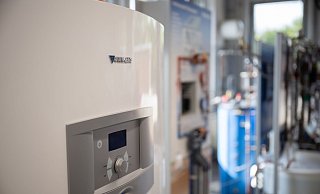 Laut Prognose des Bundesverbands Wärmepumpe wird der Absatz von Wärmepumpen in diesem Jahr voraussichtlich auf bis zu 350.000 Einheiten steigen. - Sebastian Christoph Gollnow/dpa Laut Prognose des Bundesverbands Wärmepumpe wird der Absatz von Wärmepumpen in diesem Jahr voraussichtlich auf bis zu 350.000 Einheiten steigen. - Sebastian Christoph Gollnow/dpa