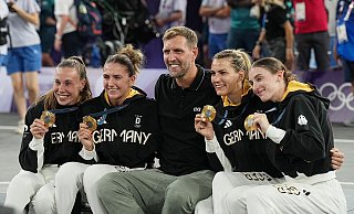 Elisa Mevius (r.) ist als einzige Olympiasiegerin bei der 3x3-EM in Wien dabei. - Meng Yongmin/XinHua/dpa Elisa Mevius (r.) ist als einzige Olympiasiegerin bei der 3x3-EM in Wien dabei. - Meng Yongmin/XinHua/dpa