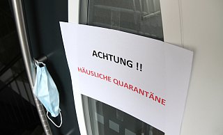 Familie Busch hat erst sehr spät erfahren, dass sie sich isolieren soll. - picture alliance / Eibner-Pressefoto Familie Busch hat erst sehr spät erfahren, dass sie sich isolieren soll. - picture alliance / Eibner-Pressefoto