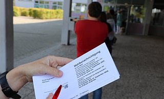 Bei der Kommunalwahl in der Paderborner Kernstadt hieß es zeitweise Schlangestehen für die Wähler. - Holger Kosbab Bei der Kommunalwahl in der Paderborner Kernstadt hieß es zeitweise Schlangestehen für die Wähler. - Holger Kosbab