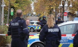 Seit über eine Woche sucht die Polizei einen vierten Mann, der möglicherweise bei der Messerstecherei in der Innenstadt von Bad Oeynhausen dabei war. - Ulf Hanke Seit über eine Woche sucht die Polizei einen vierten Mann, der möglicherweise bei der Messerstecherei in der Innenstadt von Bad Oeynhausen dabei war. - Ulf Hanke
