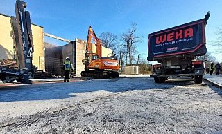 Das beim Brand freigesetzte Chlorgemisch zersetzt sich witterungsbedingt und verliert nach Einschätzung des LANUVs seine ätzende Wirkung. - Andreas Frücht Das beim Brand freigesetzte Chlorgemisch zersetzt sich witterungsbedingt und verliert nach Einschätzung des LANUVs seine ätzende Wirkung. - Andreas Frücht