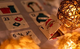 Jeder Zweite in Deutschland hat schon einen Adventskalender. (Archivbild) - Monika Skolimowska/dpa-Zentralbild/dpa Jeder Zweite in Deutschland hat schon einen Adventskalender. (Archivbild) - Monika Skolimowska/dpa-Zentralbild/dpa