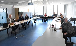 Immer einen Stuhl Abstand: So arbeitet der Krisenstab, der sich zurzeit mindestens einmal pro Tag trifft. - Stadt Herford Immer einen Stuhl Abstand: So arbeitet der Krisenstab, der sich zurzeit mindestens einmal pro Tag trifft. - Stadt Herford