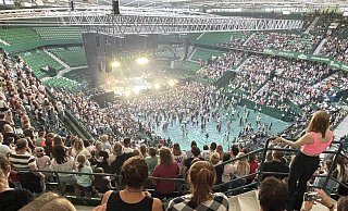 11.500 Zuschauer fasst die OWL-Arena in Halle bei Maximalauslastung - vor und nach Veranstaltung eine logistische Herausforderung. Erst recht, wenn gleich mehrere Events hintereinander anstehen. - Tasja Klusmeyer 11.500 Zuschauer fasst die OWL-Arena in Halle bei Maximalauslastung - vor und nach Veranstaltung eine logistische Herausforderung. Erst recht, wenn gleich mehrere Events hintereinander anstehen. - Tasja Klusmeyer