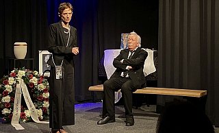 Verhärtete Fronten bei Nachfolger Horst Bohne (Manfred Schlaffer) und Head of New Development Alina Bergreiter (Susanne Voß). - Julia Spiekerkötter Verhärtete Fronten bei Nachfolger Horst Bohne (Manfred Schlaffer) und Head of New Development Alina Bergreiter (Susanne Voß). - Julia Spiekerkötter