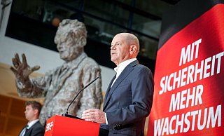 Bundeskanzler Olaf Scholz (SPD) muss sich zum Jahresauftakt gegen ein Gerücht verteidigen. - Kay Nietfeld/dpa Bundeskanzler Olaf Scholz (SPD) muss sich zum Jahresauftakt gegen ein Gerücht verteidigen. - Kay Nietfeld/dpa