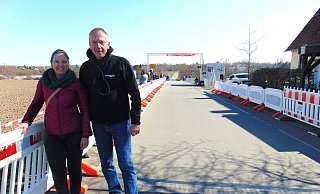 Vorfreude: Anna Otte und Detlef Wittenbreder – hier an der Rennstrecke des Herforder Frühjahrspreises – hoffen auf einen Stopp der Deutschland-Tour in Herford. - Dirk Kröger Vorfreude: Anna Otte und Detlef Wittenbreder – hier an der Rennstrecke des Herforder Frühjahrspreises – hoffen auf einen Stopp der Deutschland-Tour in Herford. - Dirk Kröger