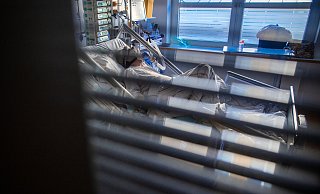 Der Begriff Triage bezeichnet eine Entscheidung, wer eine intensivmedizinische Behandlung oder ein Beatmungsgerät erhält, wenn nicht hinreichend Ressourcen vorhanden sind. - picture alliance/dpa/dpa-Zentralbild Der Begriff Triage bezeichnet eine Entscheidung, wer eine intensivmedizinische Behandlung oder ein Beatmungsgerät erhält, wenn nicht hinreichend Ressourcen vorhanden sind. - picture alliance/dpa/dpa-Zentralbild