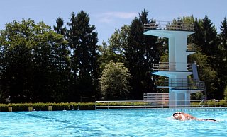 In der Diskussion: Das Bünder Freibad. - Meiko Haselhorst In der Diskussion: Das Bünder Freibad. - Meiko Haselhorst